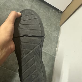 Elle Ayakkabı Satılan Ürünün Arkasında Durmuyorlar