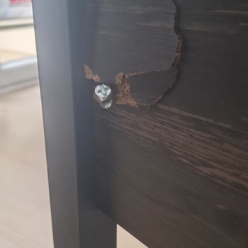 Genç Bebe Montajda Ürünü Kırma