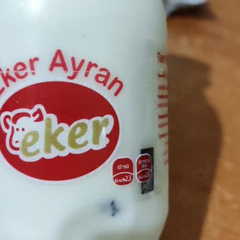 Eker Ayranın İçinde Siyah Cisim Çıktı