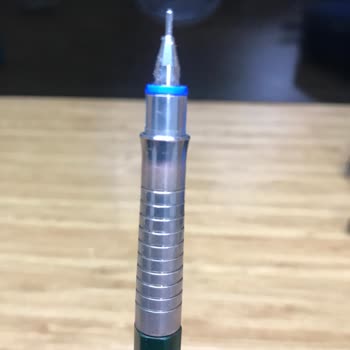 Faber-Castell TK Fine Vario L 0.7 Kalemin Metal Kısmında Renk Atması