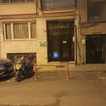 İBB - İstanbul Büyükşehir Belediyesi Sokaktaki Parkların İşgali, Dubaların Kaldırılması