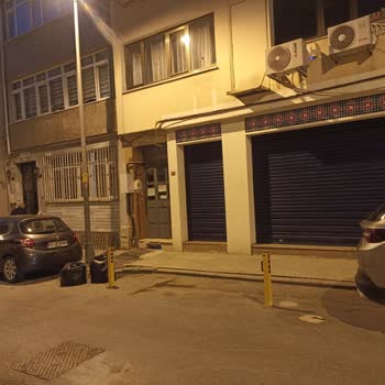 İBB - İstanbul Büyükşehir Belediyesi Sokaktaki Parkların İşgali, Dubaların Kaldırılması