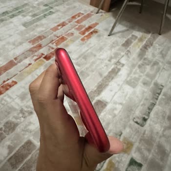 iPhone 11 Malfunctions: Seeking Replacement for Chronic Issues
