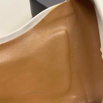 Derimod Kullanılmış, Parçalanmış Kirli Ayakkabı Gönderdiler!