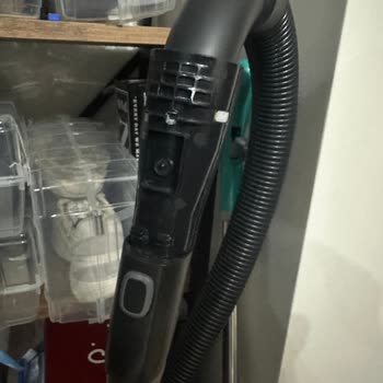 Electrolux Süpürge Tutma Yeri