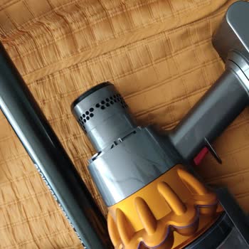 Dyson V15 Süpürgemdeki Filtre Eksik