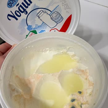 BİM Son Kullanma Tarihine Zaman Varken Küflenen Yoğurt