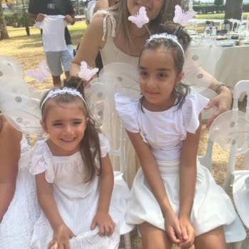 Lily and Rose Bikini Metalleri Soyulması Ve Boya Vermesi