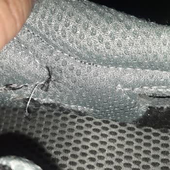 Yepar Ayakkabı Ayakkabıda İğne Parçası