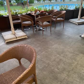 Rings Burger King Masaların Pis Ve Hamburgerin Soğuk Olması