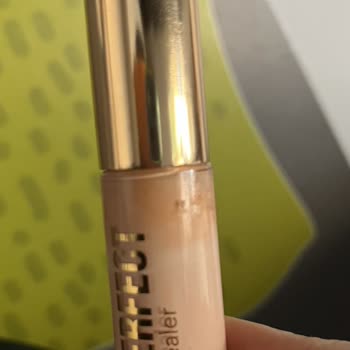 Flormar Stay Perfect Concealer Hemen Renk Değiştirdi.
