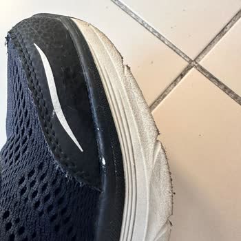 Skechers Ayakkabı Kısa Sürede Parçalanması