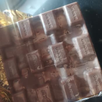 Ülker Antep Fıstıklı Çikolata Bozulmuş Ve Beyazlamış