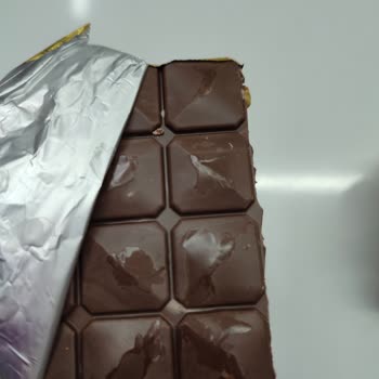 Eti Çikolata Küflü Gibi