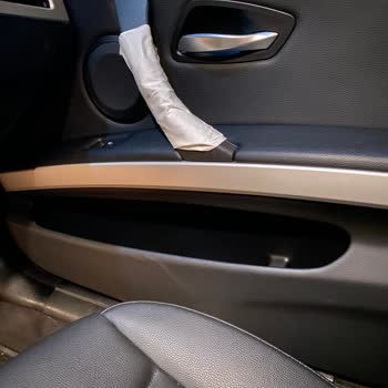 BMW Kapı Kolları Ve Plastik Kimi Aksamları Sıcaktan Eriyor!