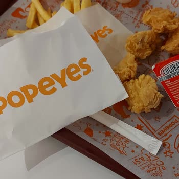 Popeyes Ürün Aldatmaca Ve Personel Küçük Ürün Seçip Veriyor.