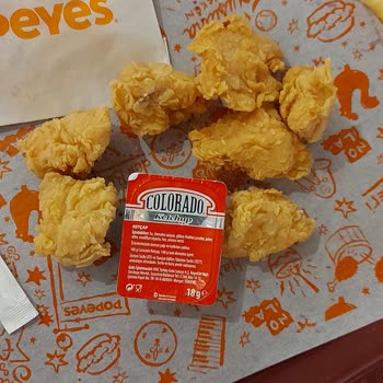 Popeyes Ürün Aldatmaca Ve Personel Küçük Ürün Seçip Veriyor.