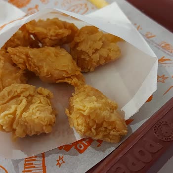 Popeyes Ürün Aldatmaca Ve Personel Küçük Ürün Seçip Veriyor.