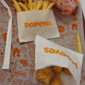 Popeyes Ürün Aldatmaca Ve Personel Küçük Ürün Seçip Veriyor.