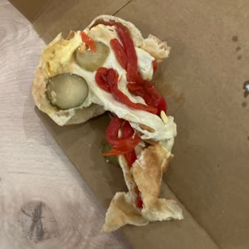 Domino's Pizza Domdom Burger Diye Çiğ Hamur Geldi