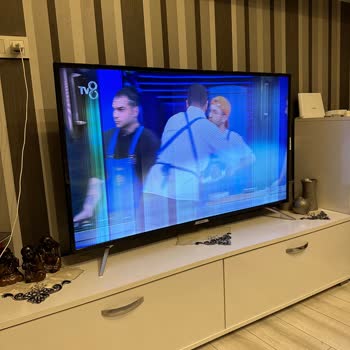 Onvo 4 Günlük 140 Ekran TV Dikey Çizgiler Cıktı Bu Nasıl İş