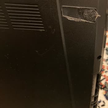 Dökülme Çürüme Monster Bilgisayar Kasasının Kırılganlığı