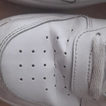 2 Aylık Nike Ayakkabı Da Deri Çatlaması