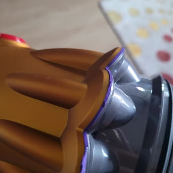 Dyson 12 Mor Yerleri Çıkıyor