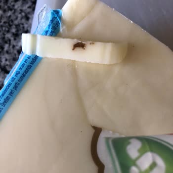 Sütaş Kasar Peynir İçinden Bir Şey Çıktı