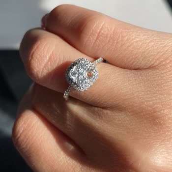 Zen Pırlantayı Takalı 3 Gün Oldu Ve Taşı Düştü Ve Kimse İlgilenmiyor