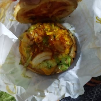 McDonald's Trendyol Üzerinden Gelen Hamburger Isırılmış ve Etler Eksik