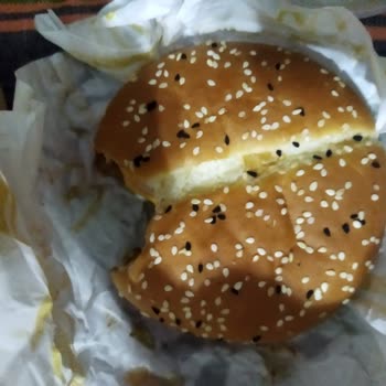 McDonald's Trendyol Üzerinden Gelen Hamburger Isırılmış ve Etler Eksik