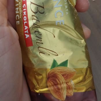 A101 Vince Bademli Sütlü Çikolata Bozuk