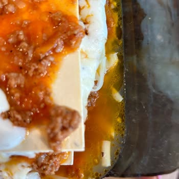 Migros Barilla Lazanya Makarna Kutusunun İçinden Böcekler Çıktı