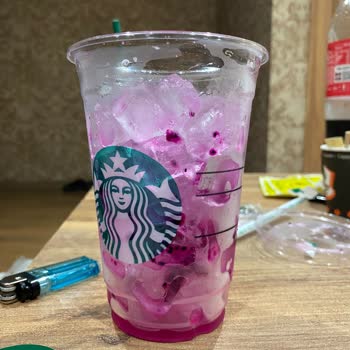 Starbucks Buz Faciası, İçecek Yerine Buz Gönderiyorlar