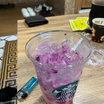 Starbucks Buz Faciası, İçecek Yerine Buz Gönderiyorlar