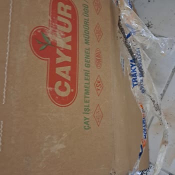 Çaykur Çay İşletmeleri Rize Den Gelen Patlak Ve Koliye Dökülmüş Çay