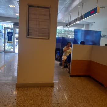 Yapı Kredi Bankası Bostancı Şubesindeki Geç Yanan Numaralar