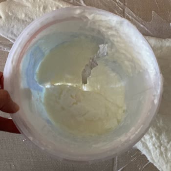 İçim Yoğurt Kabı Sapı İkiye Ayrıldı