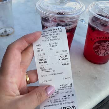 Starbucks Coffee İçeceğim Yarım Hizmet Kötü