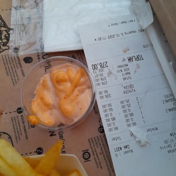 Dürümle Üstü Kurumuş Sos Ve Soğuk Dürüm