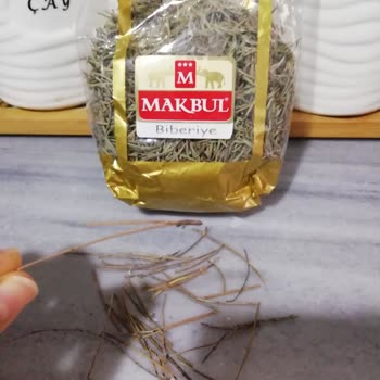 Makbul Biberiyenin İçi Çam İğnesi Dolu!