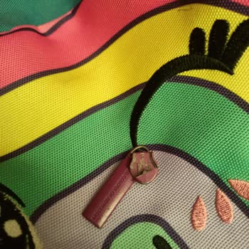 Benetton Okul Çantası 10 Ayda Tüm Fermuarları Kırıldı