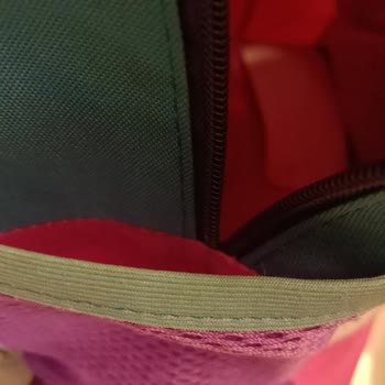 Benetton Okul Çantası 10 Ayda Tüm Fermuarları Kırıldı