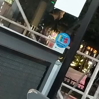 Yesen Burger Mağazada Yemek Yeme Deneyimi
