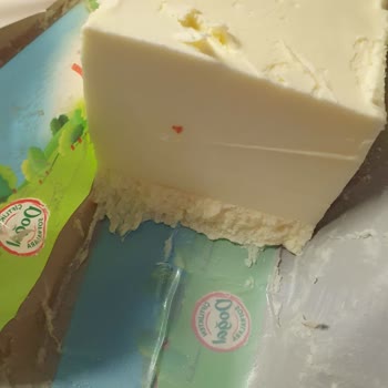 Sütaş Tereyağının İçinden Çıkan Leke