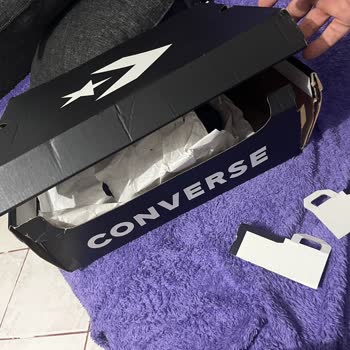 Converse Hatalı Fatura, Parçalanmış Kutu İle Gönderim, Hediye Paketi Yok