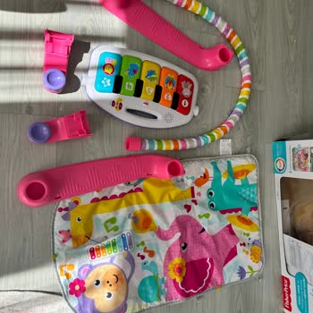 Dolap Hiçbir Aksesuarı Gönderilmeyen Oyun Halısı