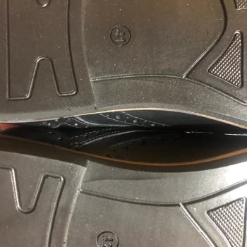 FLO Ayakkabı Bir Çift Ayakkabı Biri 41 Diğeri 42 Numara! Şaşırtmadın FLO