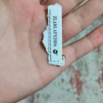 Stradivarius Cüzdanın Astarının İçinde Alarm Unutulması